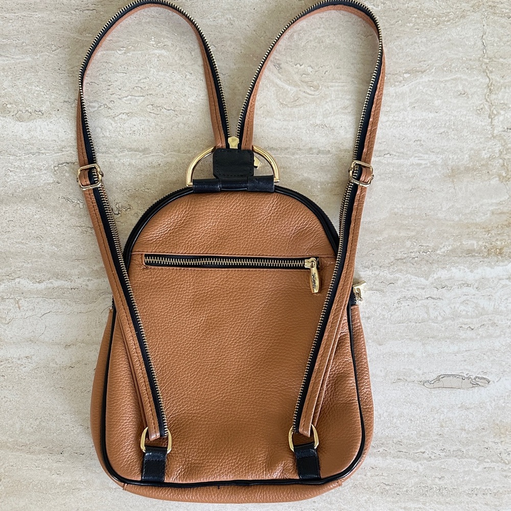 Valentina Leather Crossbody Sling Bag - Classic Travel Carry - Picture 2 of 9